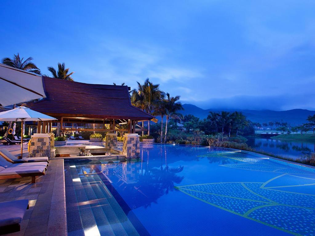 Resort Grand Metropark Yalong Bay - Shuttle And Singer Performance 5*