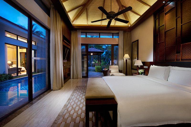 Grand Metropark Yalong Bay - Shuttle And Singer Performance Resor 5*